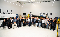 宏山激光德國(guó)展廳開(kāi)放日?qǐng)A滿舉行，德國(guó)與波蘭雙倉(cāng)聯(lián)動(dòng)加速歐洲本地化服務(wù)